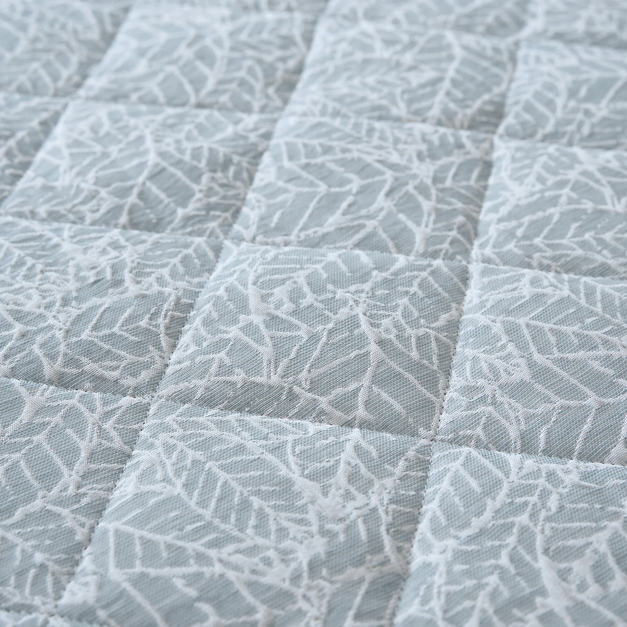 Velosso Luxury Jacquard Quilted Duck Egg Bedspread Set - Image 4