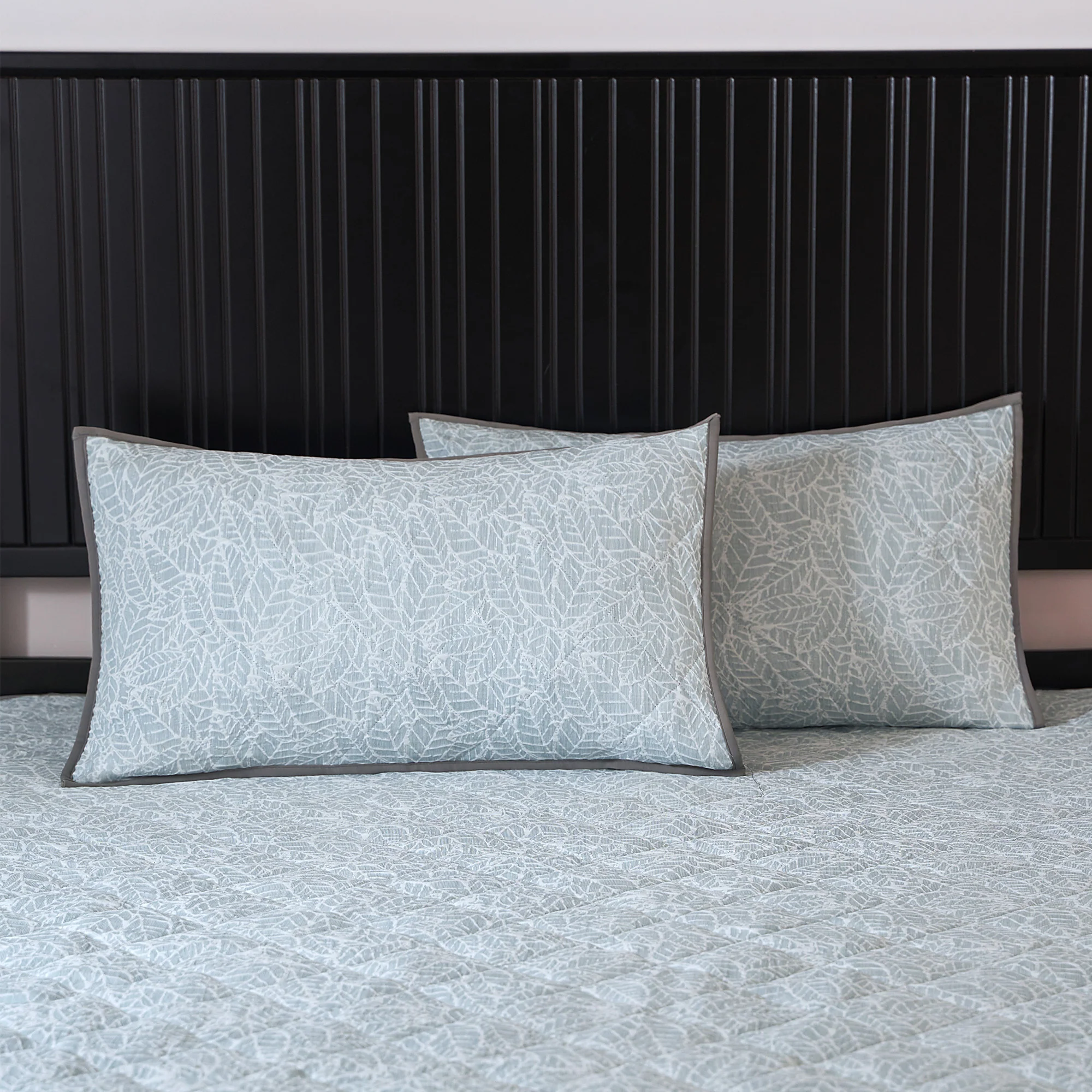 Velosso Luxury Jacquard Quilted Duck Egg Bedspread Set - Image 5