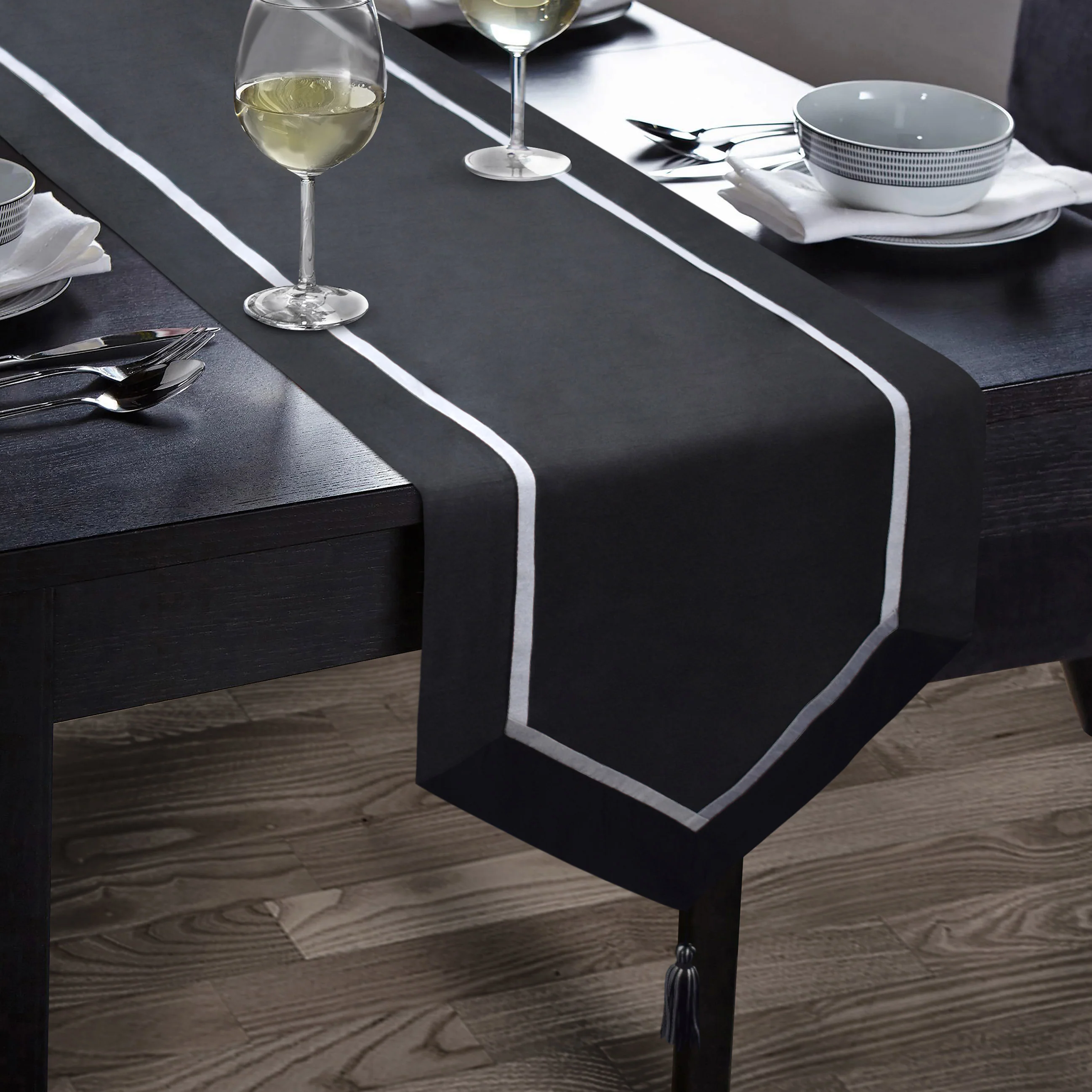 Kitchen Trends Kensington Faux Silk Black Table Runner