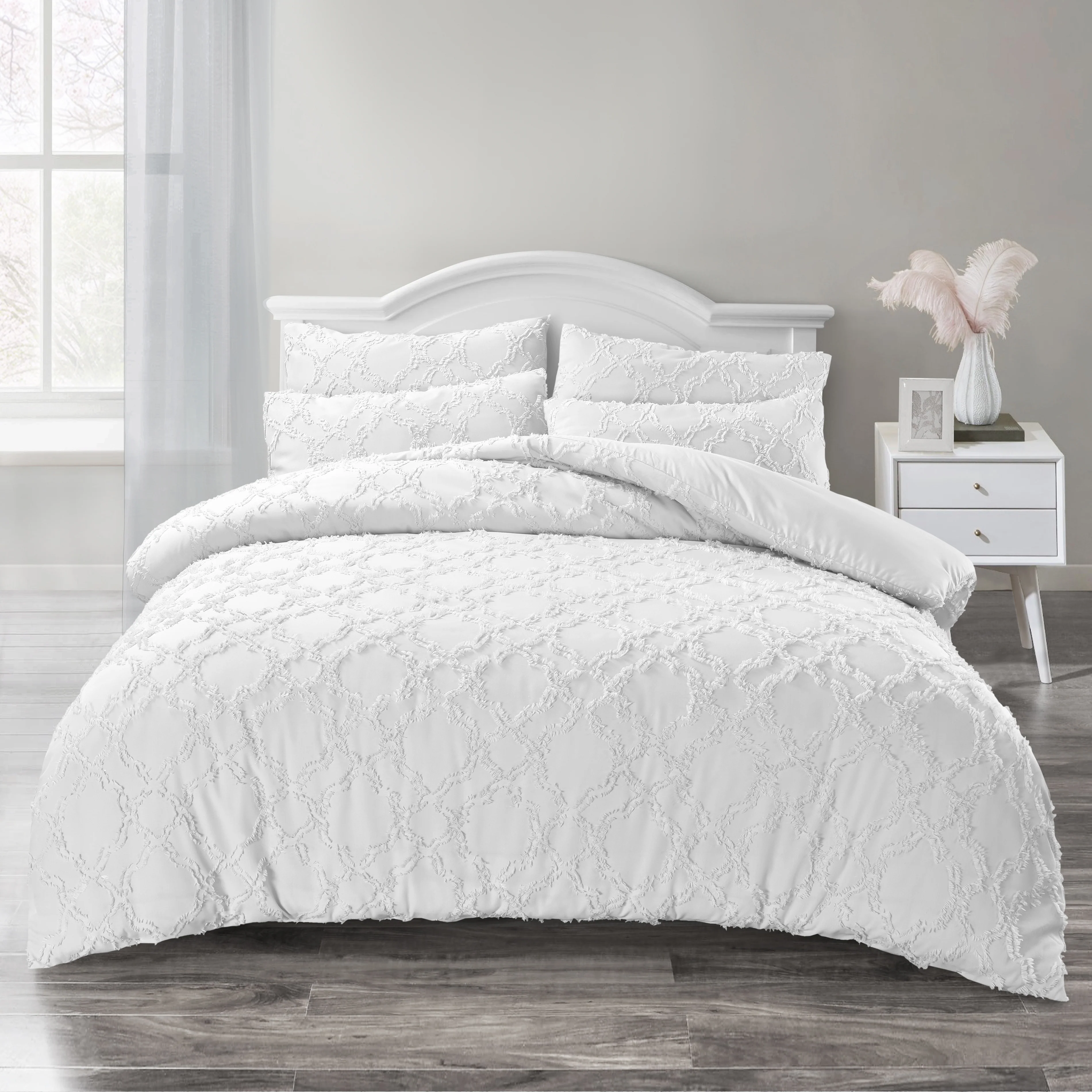 Intimates Ophelia White Tufted Duvet Cover & Pillowcase Set