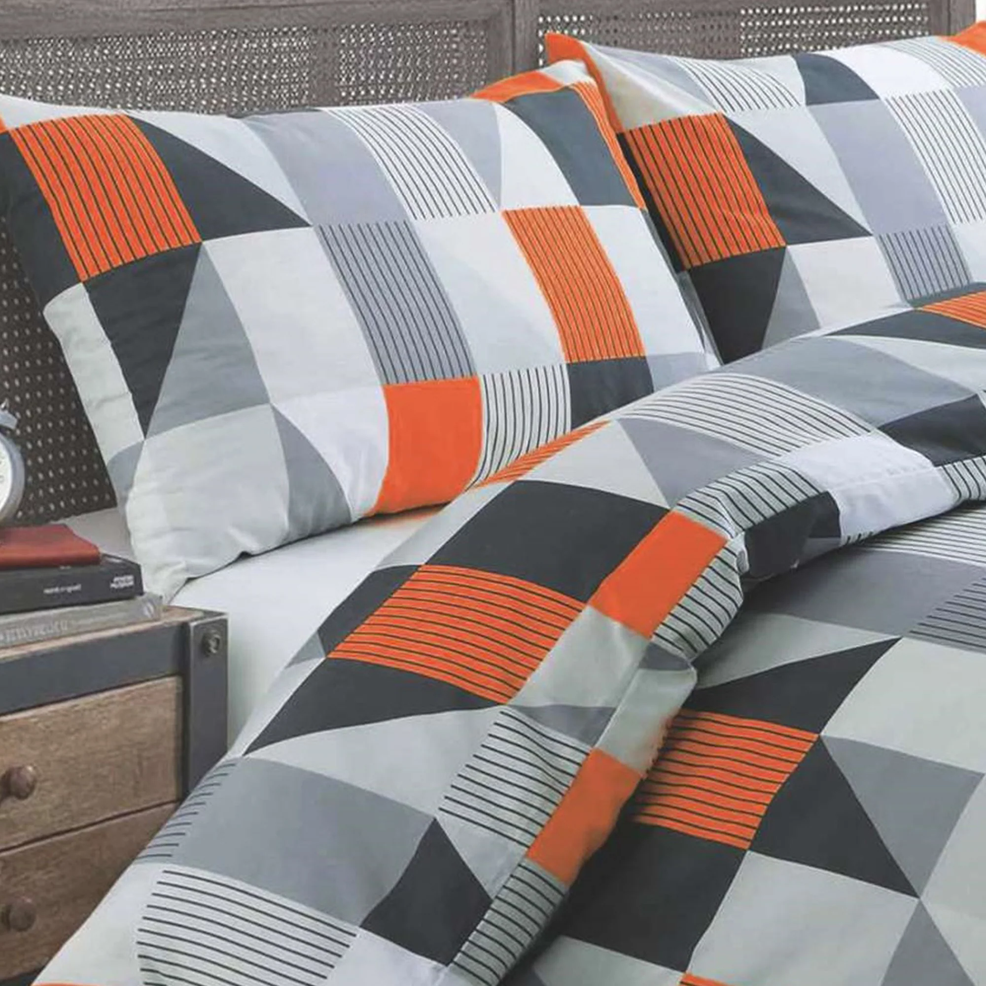 Velosso Geometric Jazz Orange Duvet Cover & Pillowcase Set - Image 2