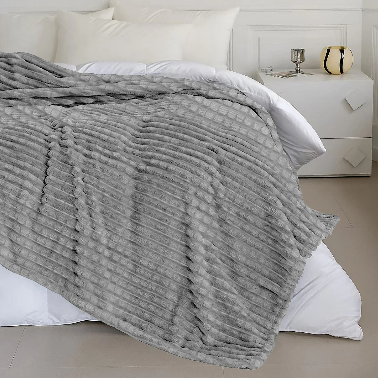 Velosso Super Chunky Waffle Plush Soft Blanket - Silver - Image 5