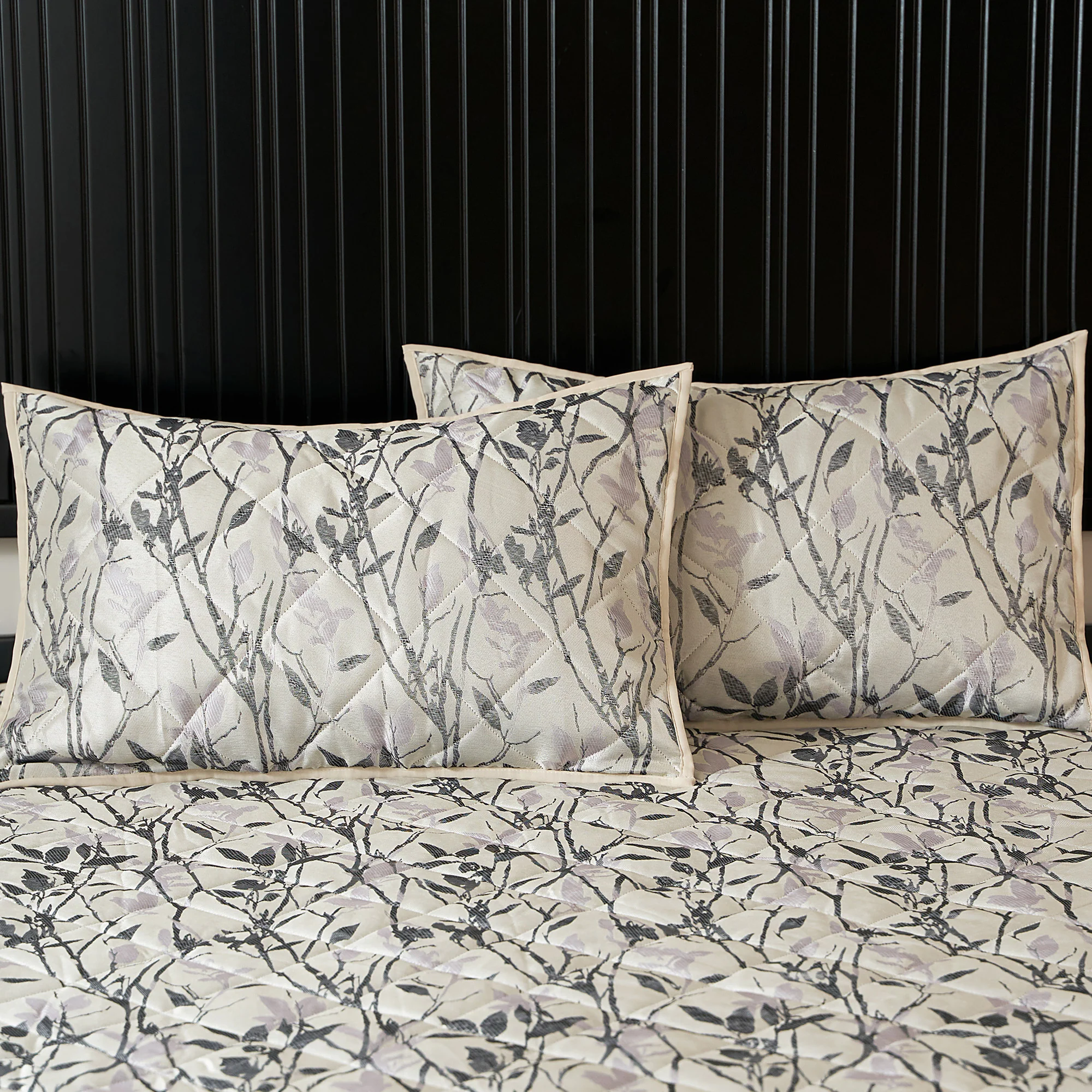 Velosso Luxury Wilder Lilac Jacquard Leaves Trail Quilted Bedspread Set - Image 5